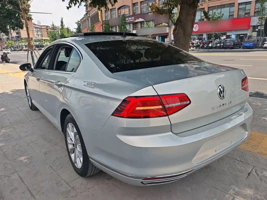 Volkswagen Magotan 2019 330TSI DSG Luxury Class China VI фото 5