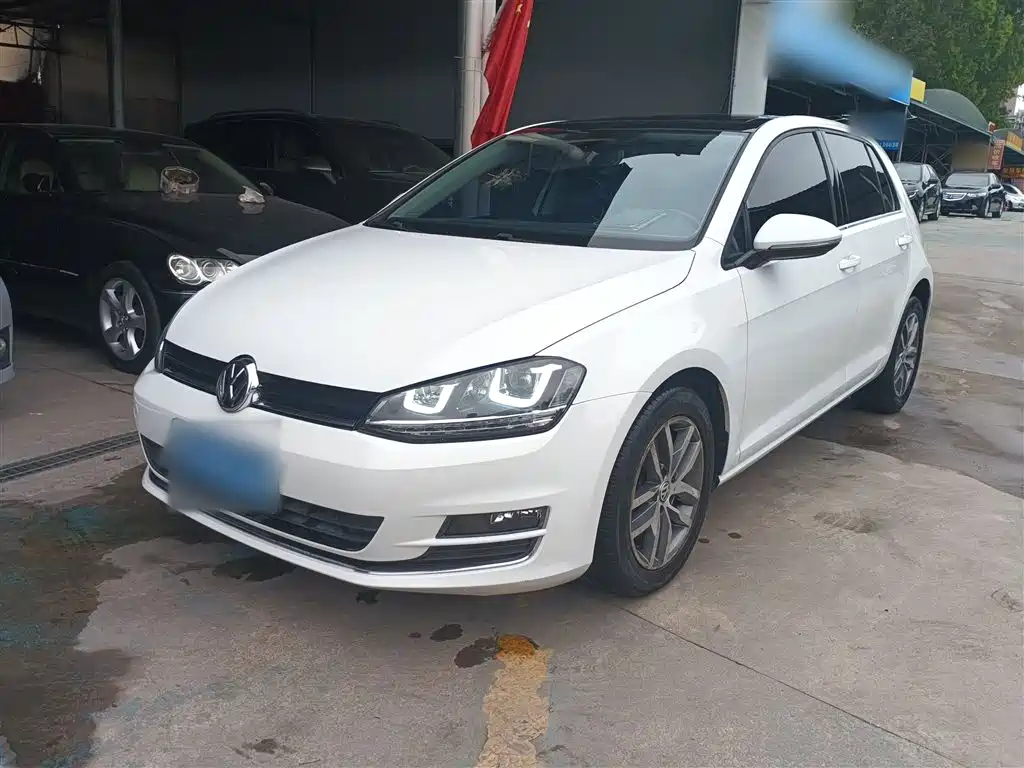 Volkswagen Golf 2016 230TSI Automatic Luxury фото 2