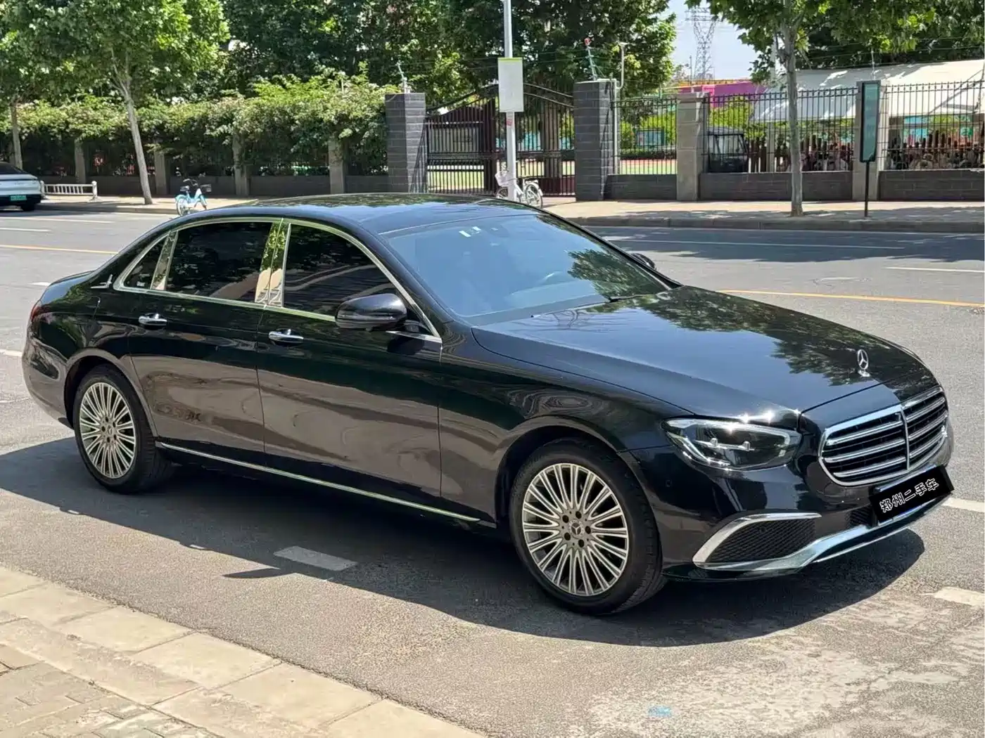 Mercedes-Benz E-Class 2021 E 300 L Fashion фото 3