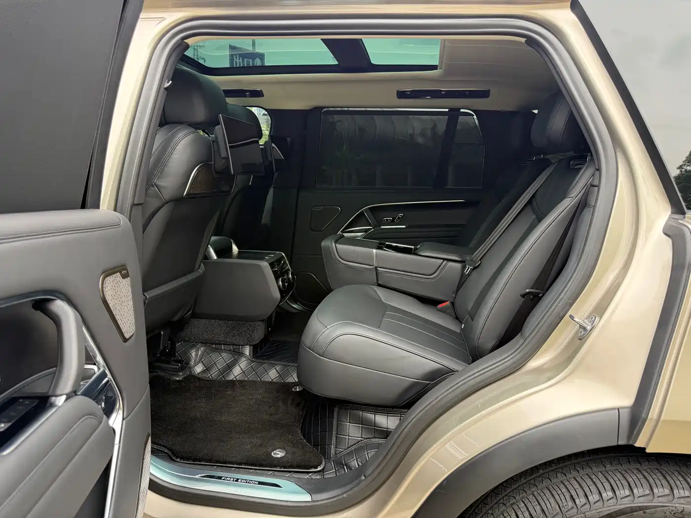 Land Rover Range Rover 2023 4.4 V8 530PS Launch Edition фото 12