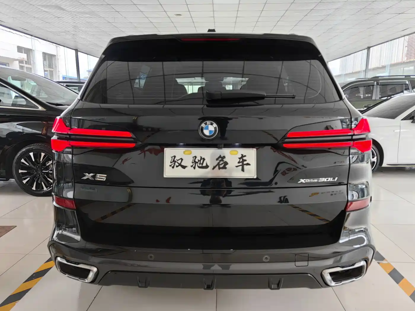 BMW X5 2023 xDrive 30Li Premium M Sport Black Night Package фото 21