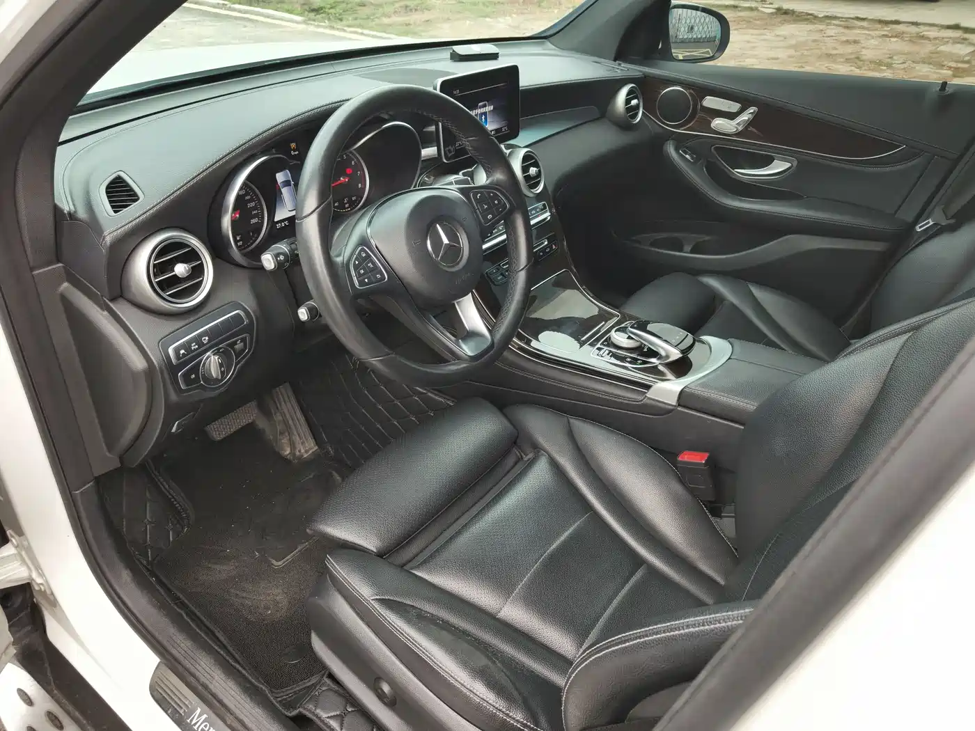 Mercedes-Benz GLC 2019 GLC 260 L 4MATIC Luxury фото 4