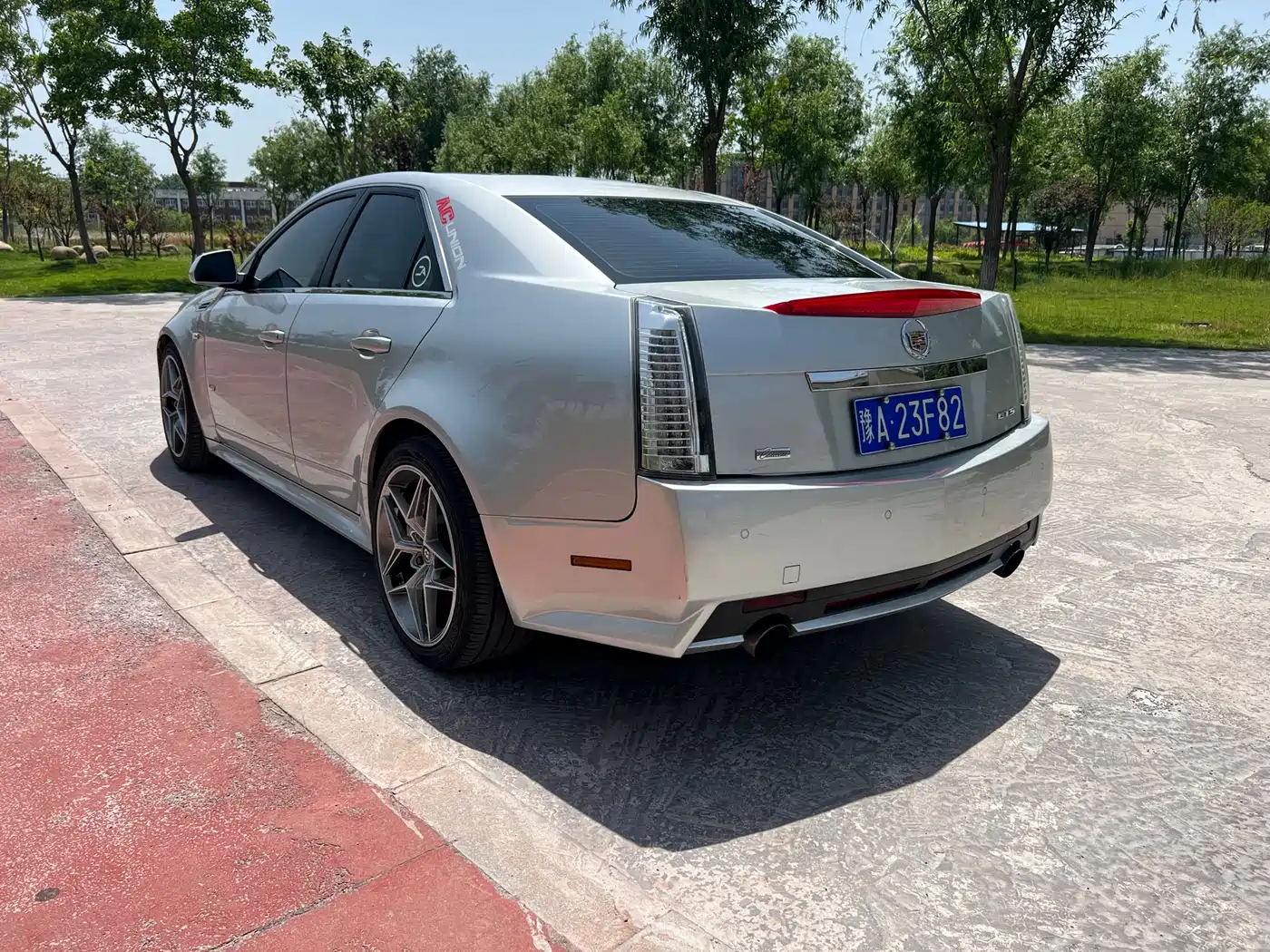 Cadillac CTS (Import) 2009 Model 6.2L CTS-V фото 7