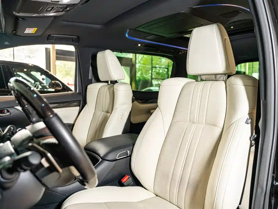 Lexus LM 2020 300h Seven-Seater Elegance Edition фото 9