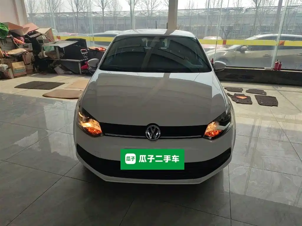 Volkswagen Polo 2016 1.4L Automatic Trend фото 3
