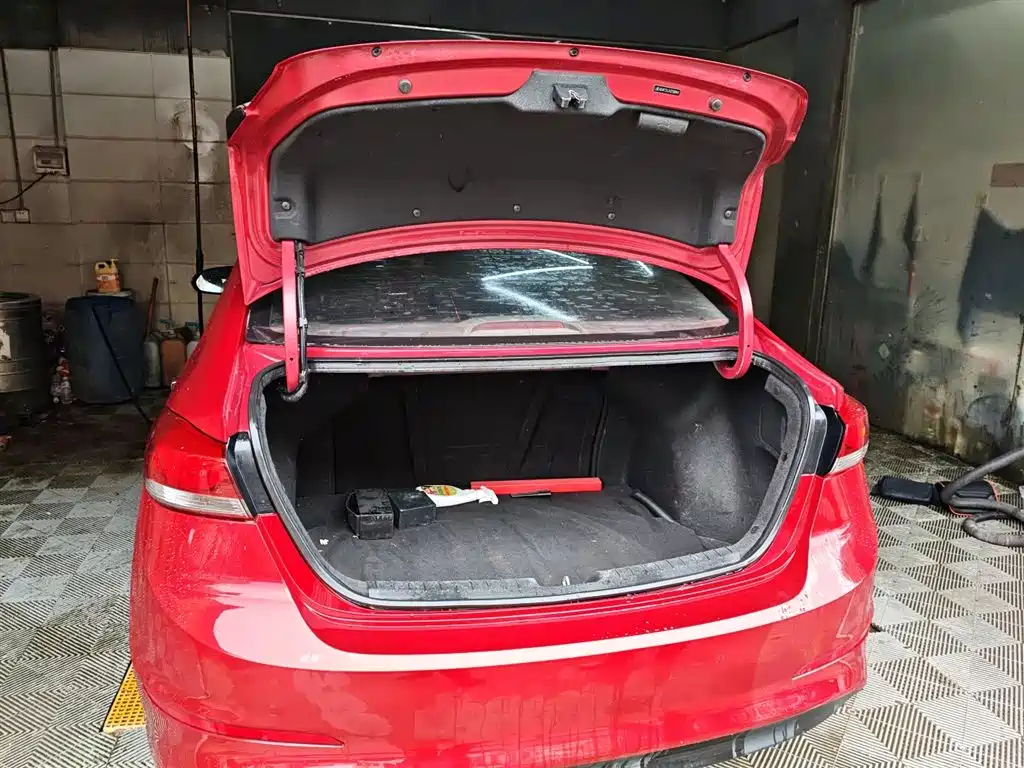 Hyundai Elantra 2016 Model 1.6L Automatic Smart Elite фото 19