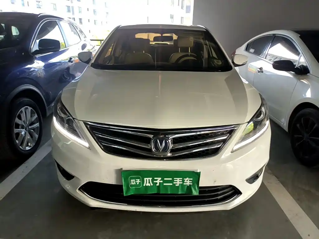 Фото 3 - Changan Eado