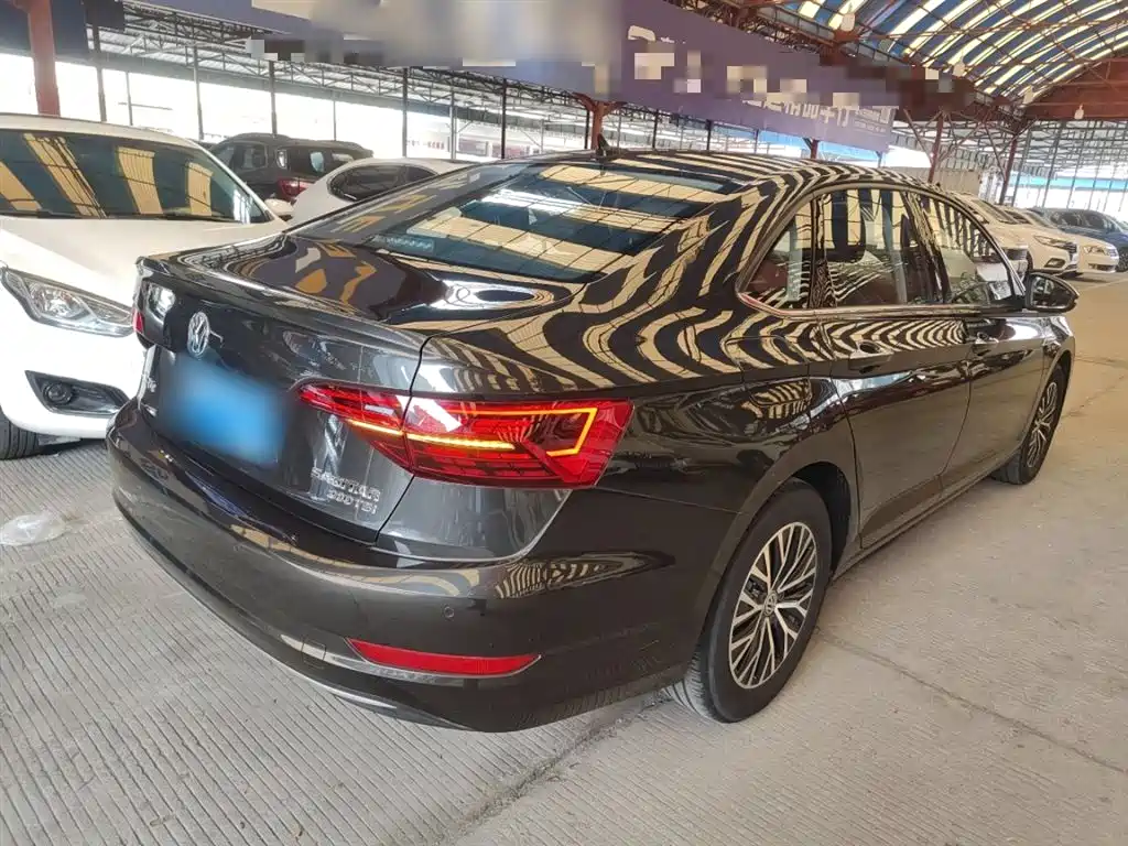 VOLKSWAGEN SAGITAR