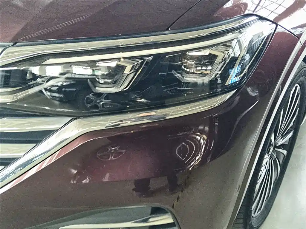 Volkswagen Viloran 2022 380TSI Premium Edition фото 15