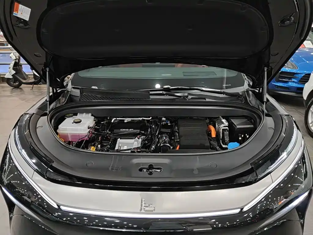 BYD Tang L 2025 2025 DM 175KM Drone Player Edition
