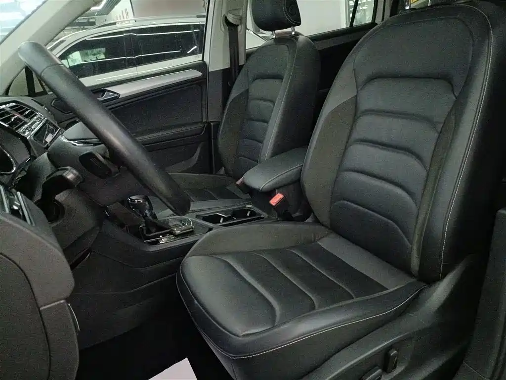 Volkswagen Tiguan L 2019 Facelift 330TSI Auto 2WD Smart Luxury China VI фото 15