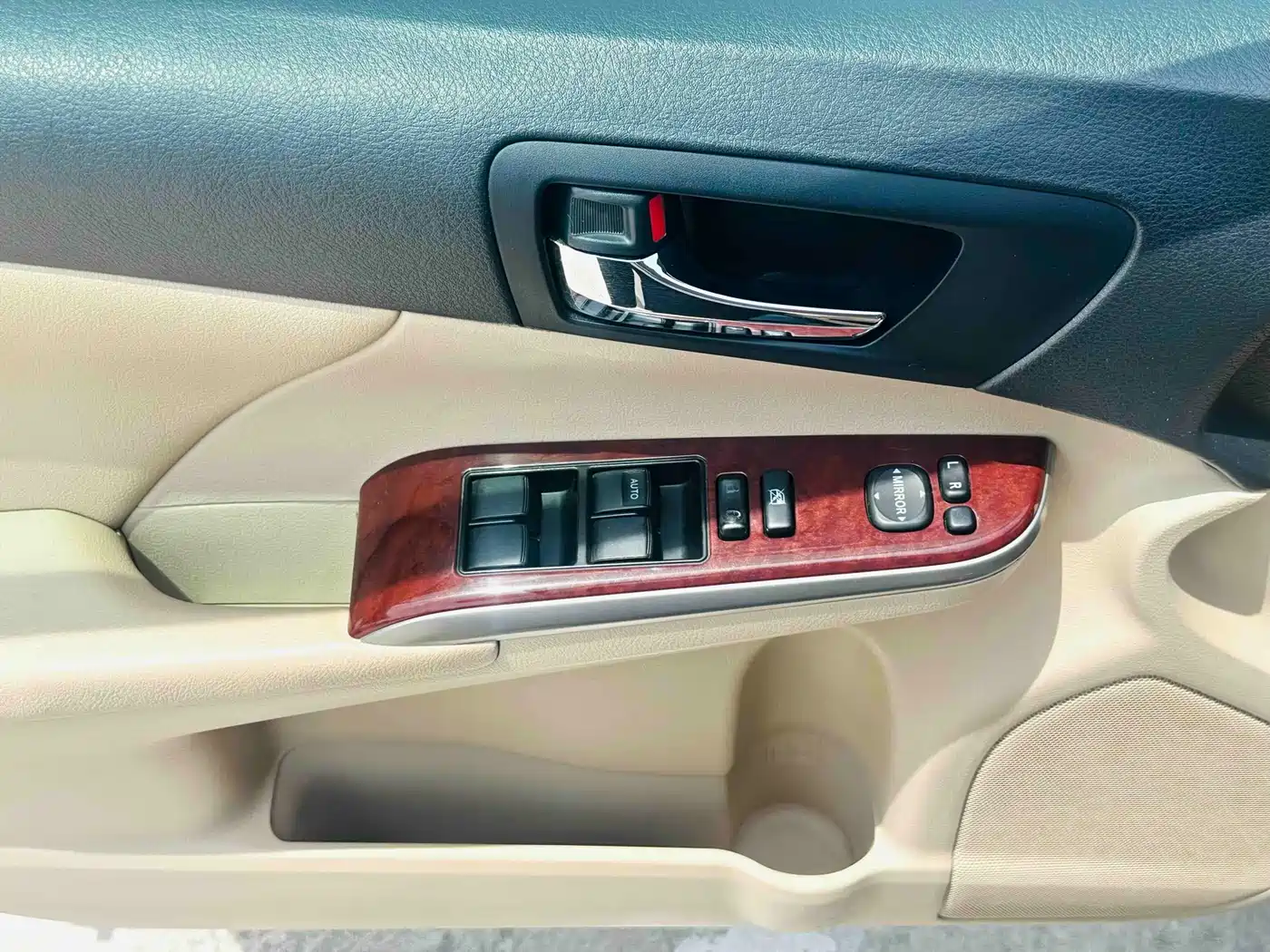 Toyota Camry 2012 2.5G Luxury Edition фото 9