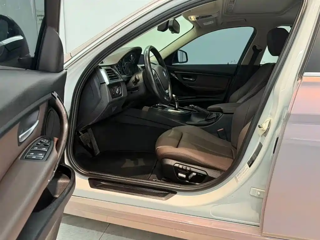 BMW 3 Series 2018 320Li Fashion Style фото 4