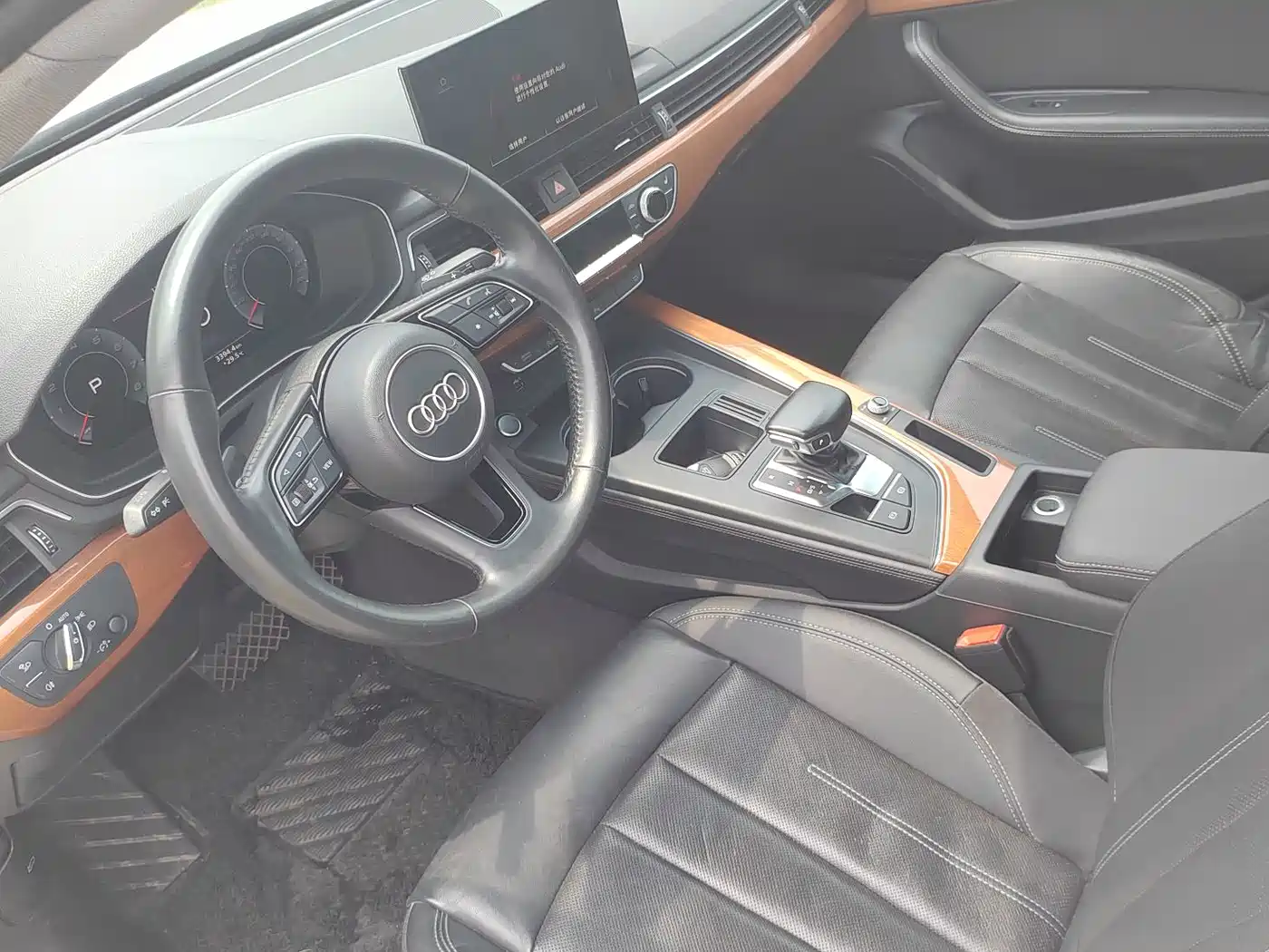 Photo 13 - Audi A4L
