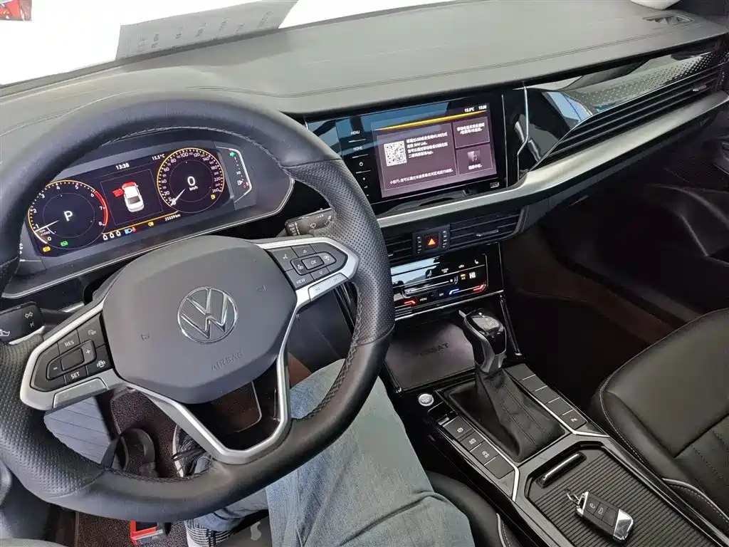Volkswagen Passat 2022 330TSI Starlight Elite Edition фото 10