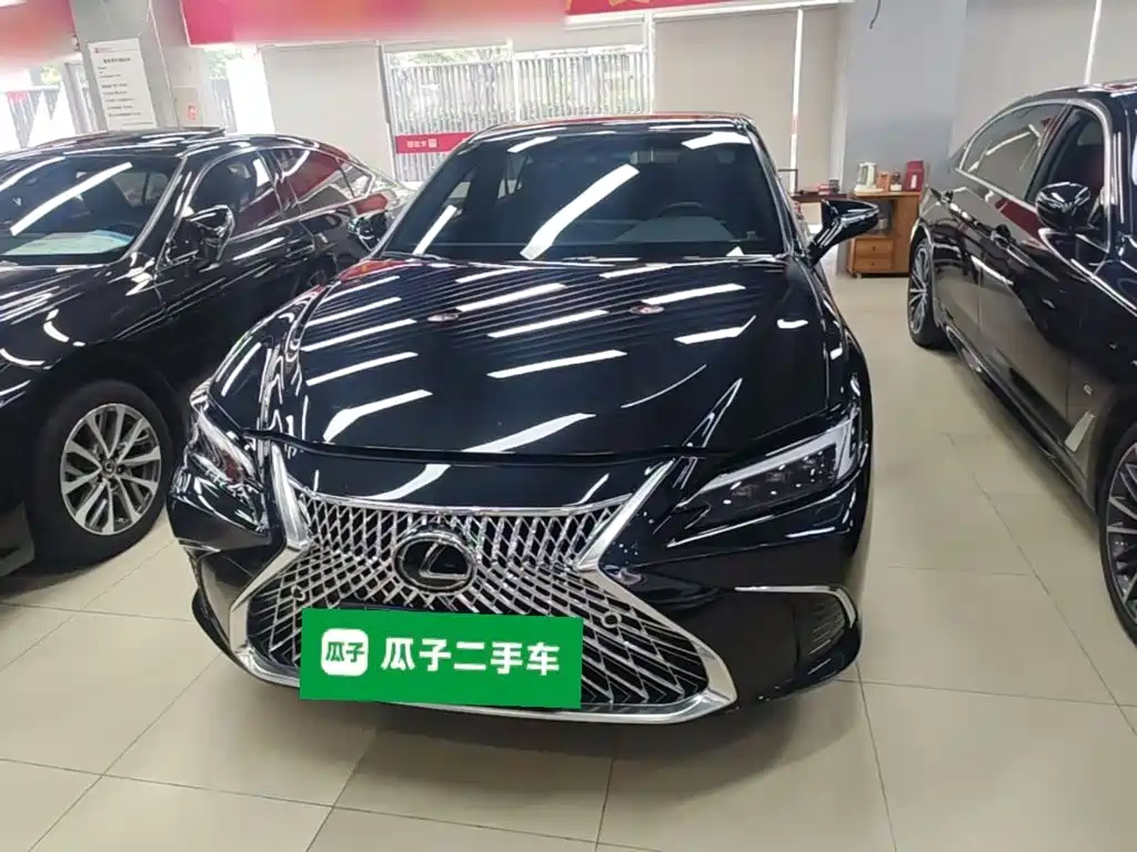 Lexus ES 2026 2025 200 Ultimate Edition