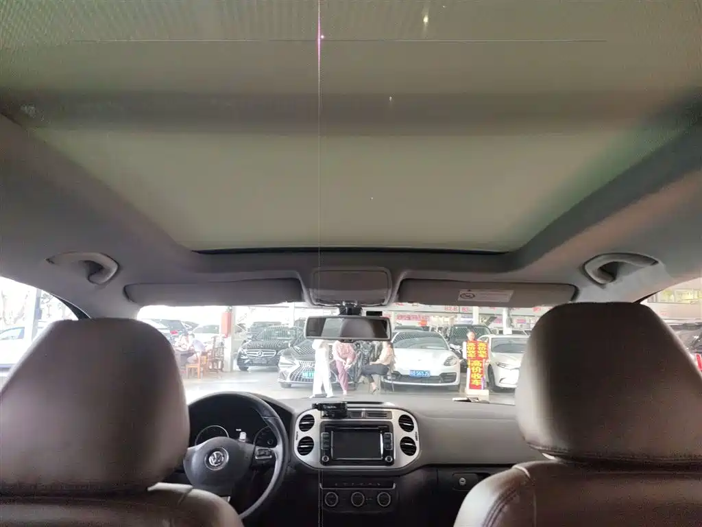 Volkswagen Tiguan 2015 2.0TSI Automatic 4WD Luxury фото 18