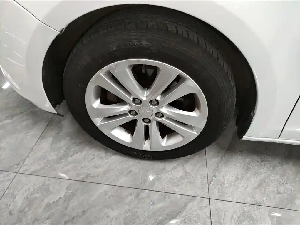 Chevrolet Cruze 2016 1.5L Automatic Fashion Sunroof Edition фото 23