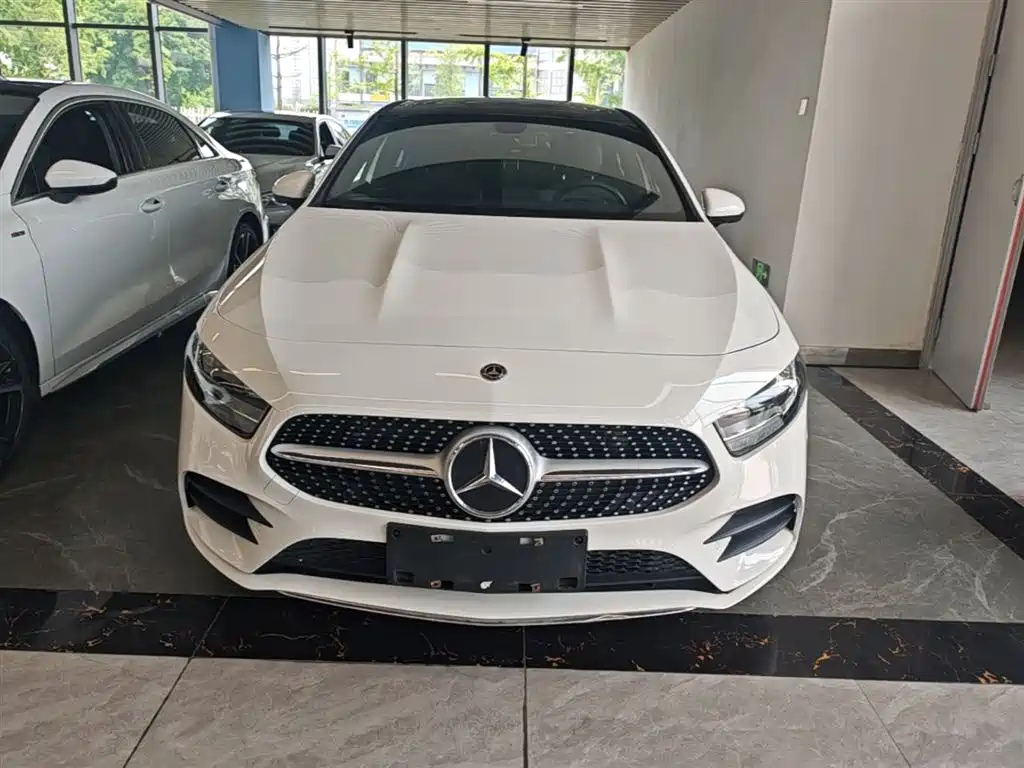 Mercedes-Benz A-Class 2020 Second Facelift A 180 L Sport Sedan фото 3