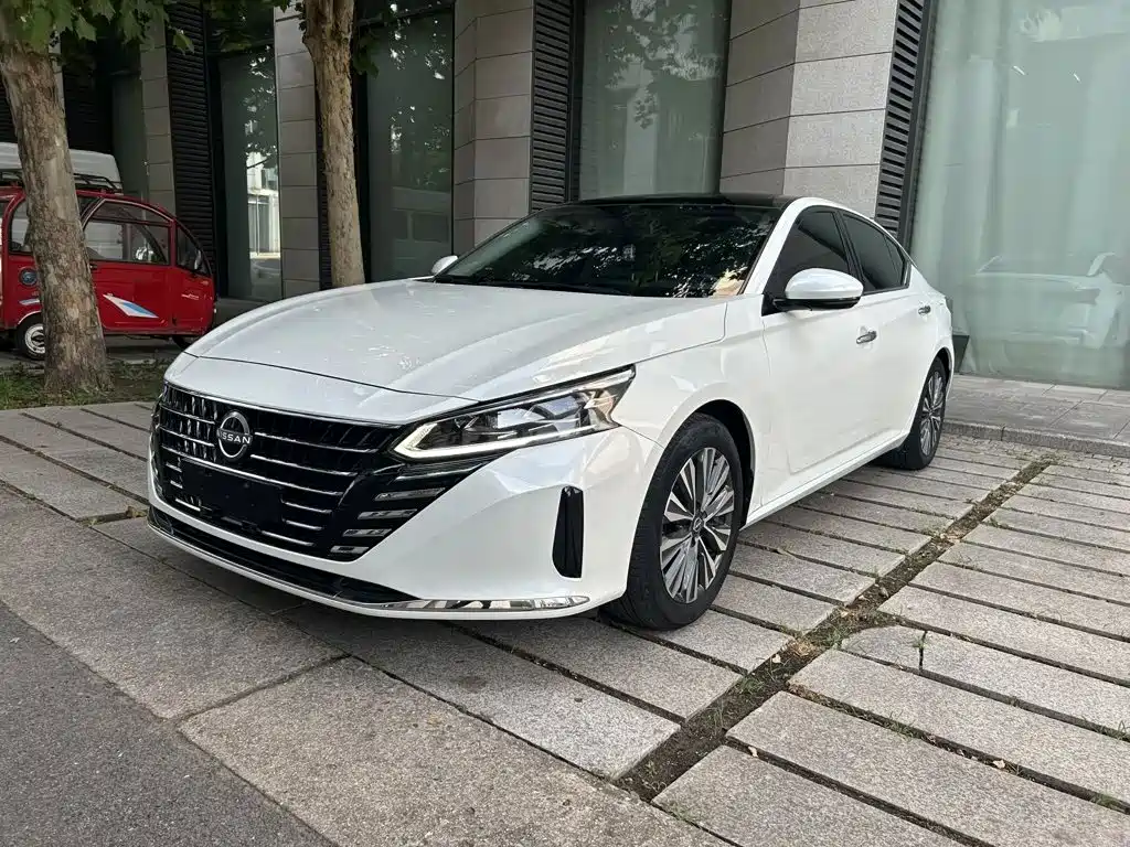 Nissan TEANA