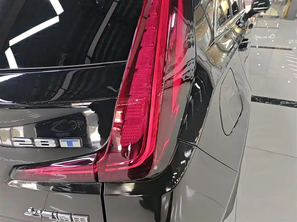 Cadillac XT4 2022 28T FWD Style фото 8