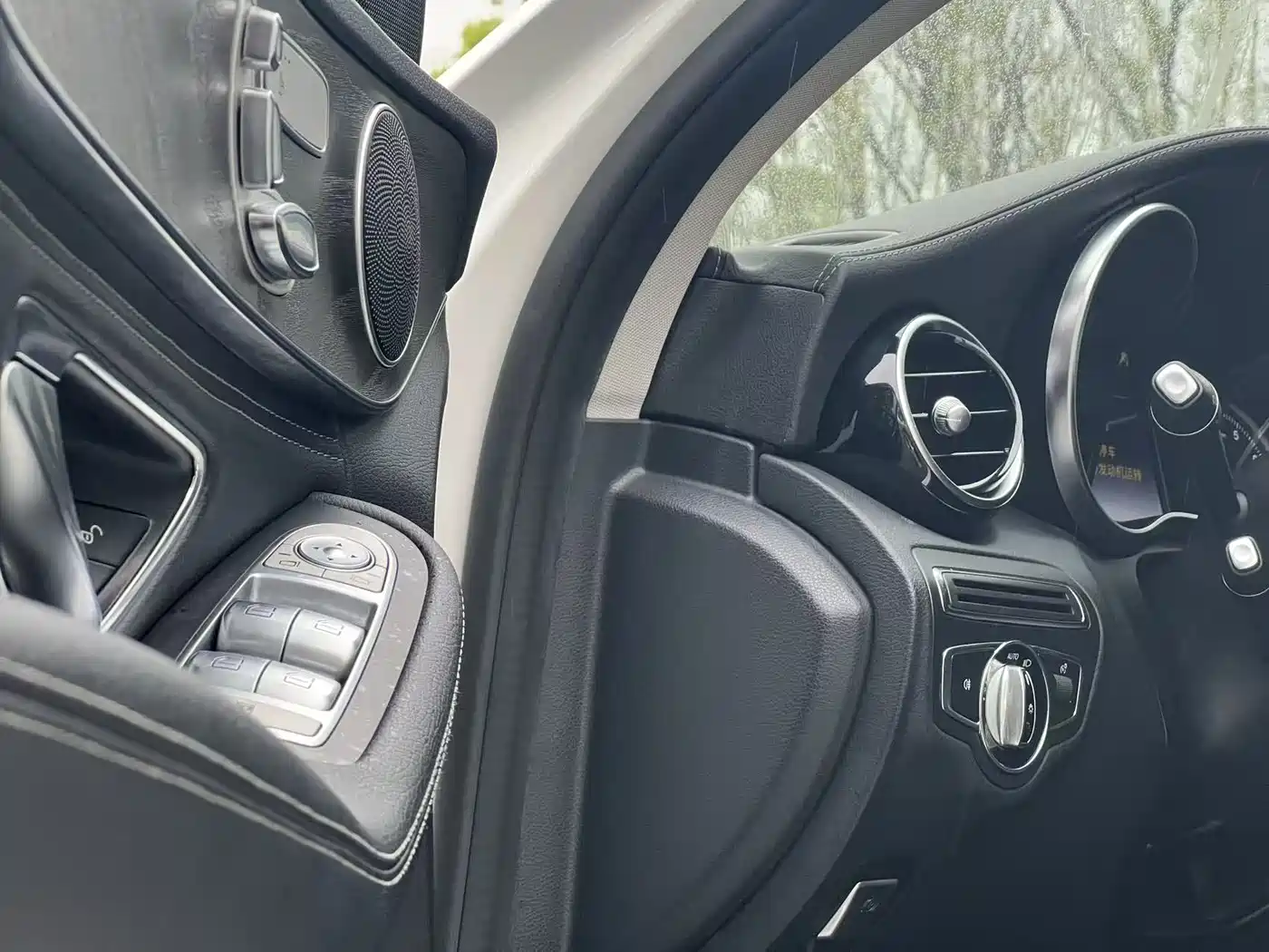 Mercedes-Benz C-Class 2015 Facelift C 200 L Sport фото 17