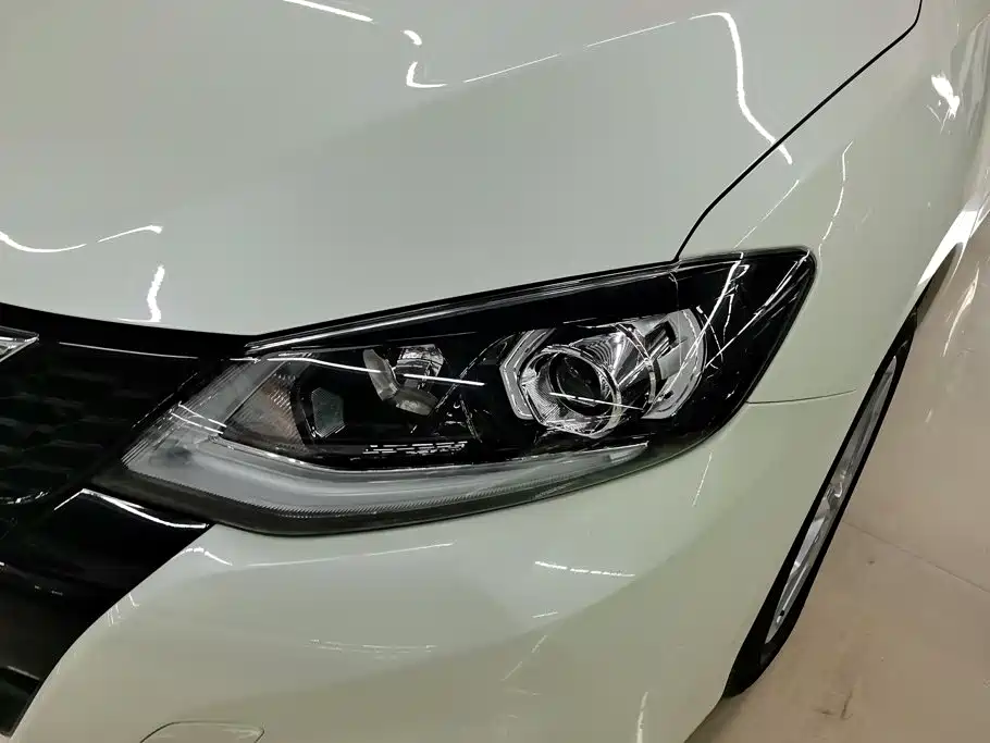 Nissan Tiida, миниатюра 5