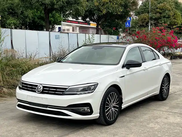VOLKSWAGEN LINGDU