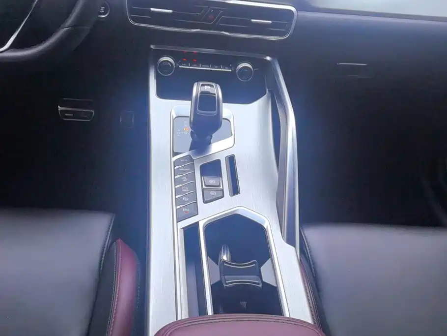 Geely Coolray 2020 2019 Sport 260T DCT Battle China VI