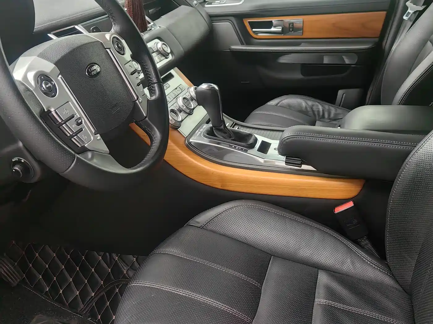Land Rover Range Rover Sport 2013 3.0 TDV6 Diesel Ultimate Sport Edition фото 9