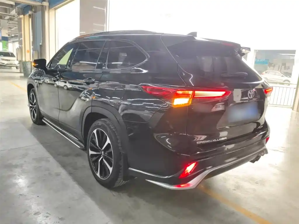 Toyota Crown Kluger 2022 2.5L HEV 4WD Premium Edition фото 5