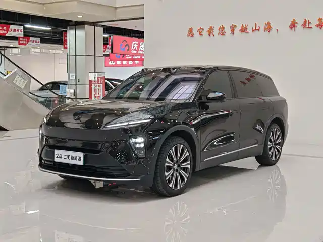 NIO ES8 2025