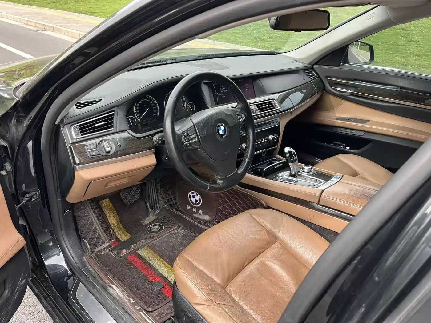 BMW 7 Series 2009 Model 740Li Leading Edition фото 7