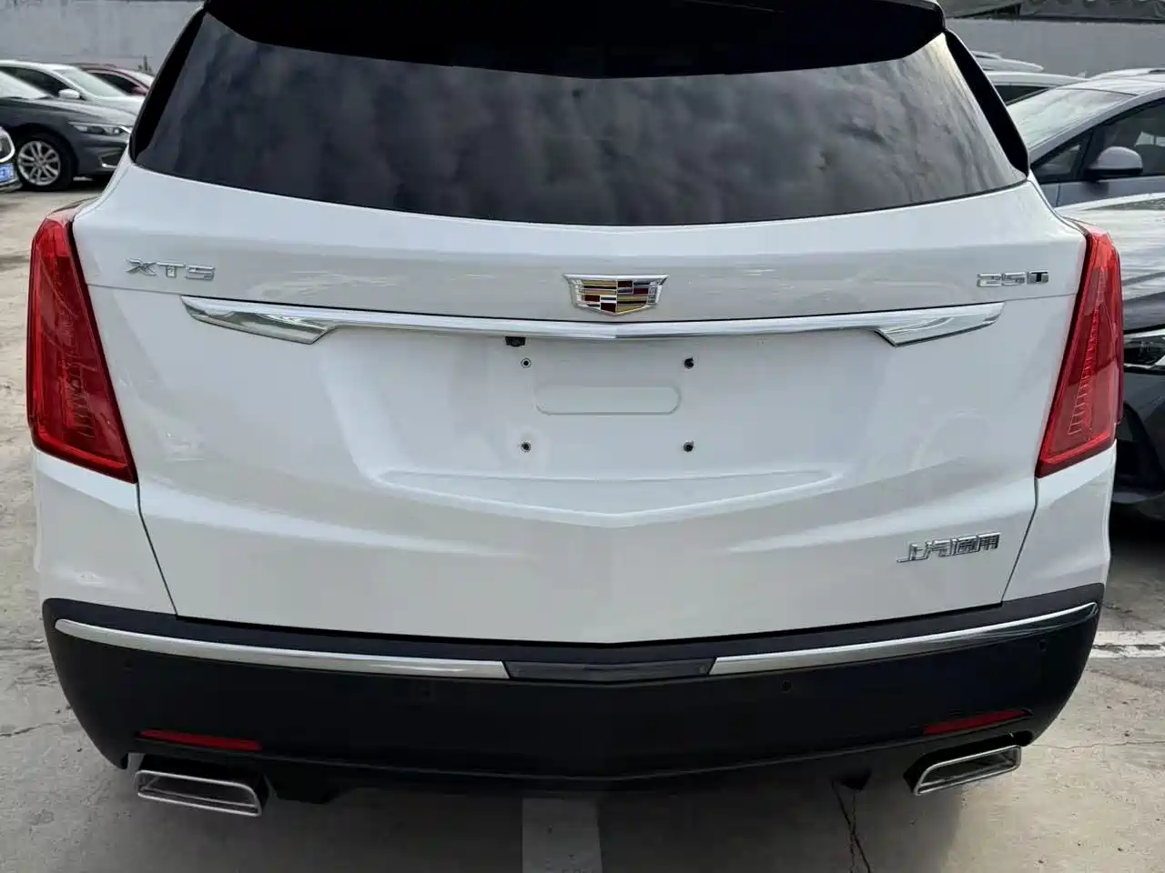 Cadillac XT5 2017 2016 28T AWD Technology Model
