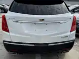 Photo 8 - Cadillac XT5