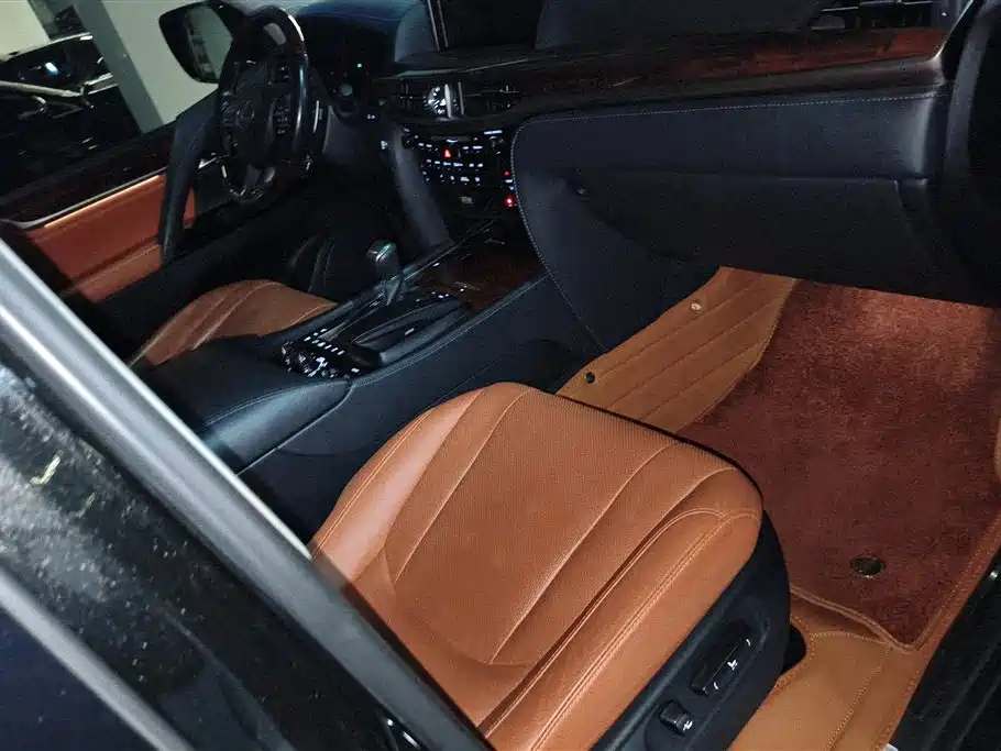 Lexus LX 2017 570 Peak Special Limited Edition фото 8