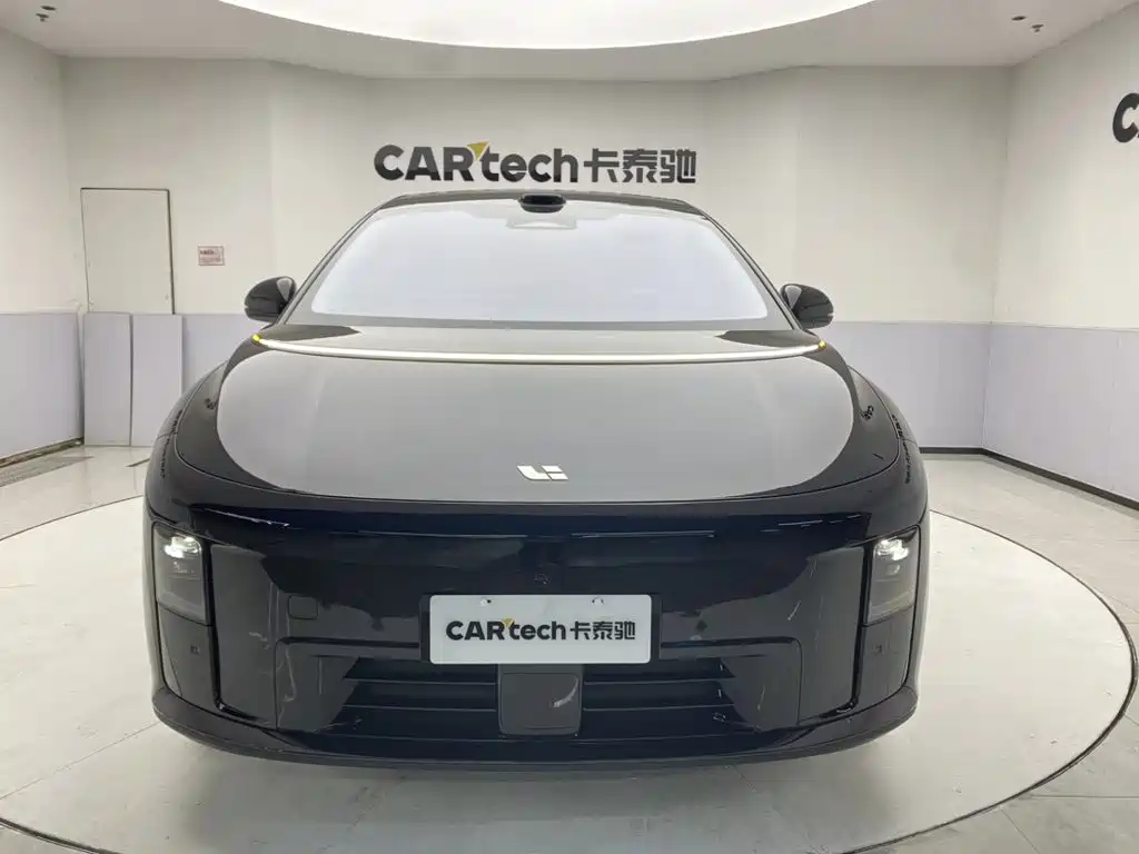 Li Auto Li i8 2026 2025 Standard Edition