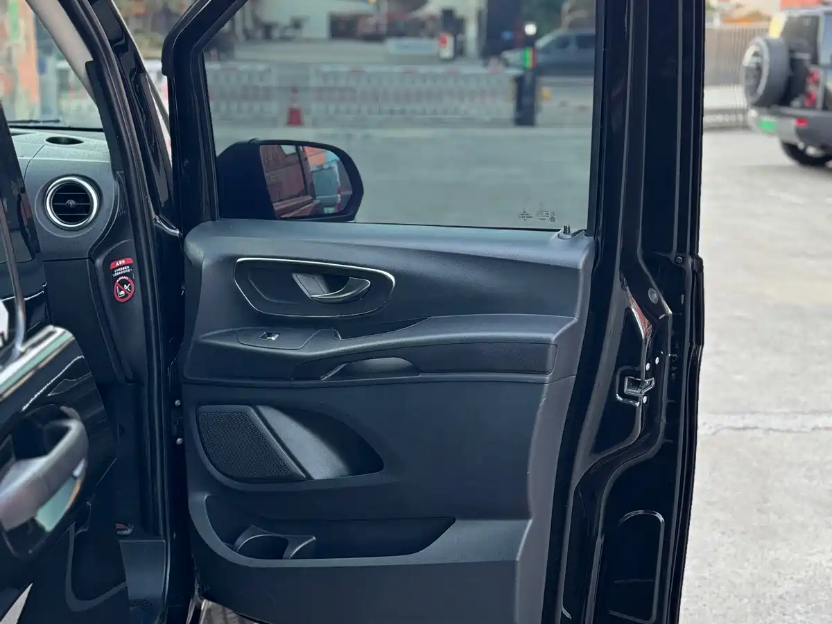 Mercedes-Benz Vito 2018 2.0T Business China V фото 27