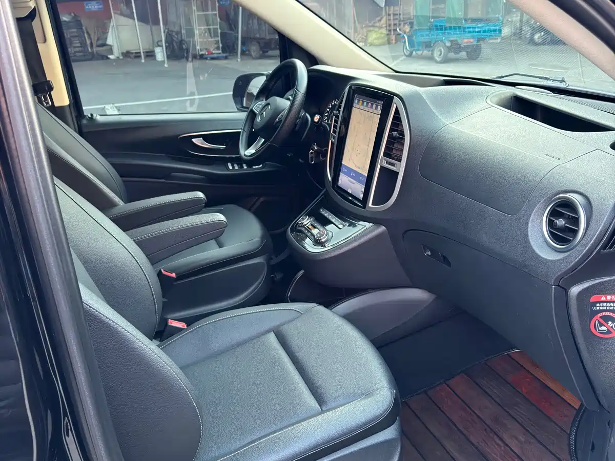 Mercedes-Benz Vito 2018 2.0T Business China V фото 18