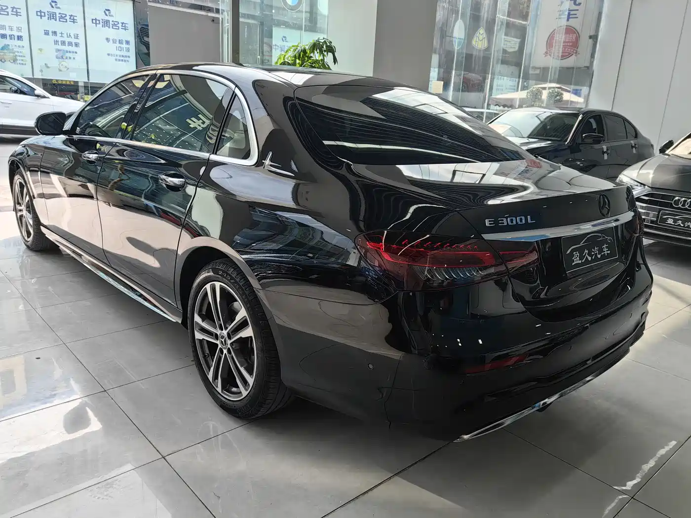 MERCEDES-BENZ E CLASS