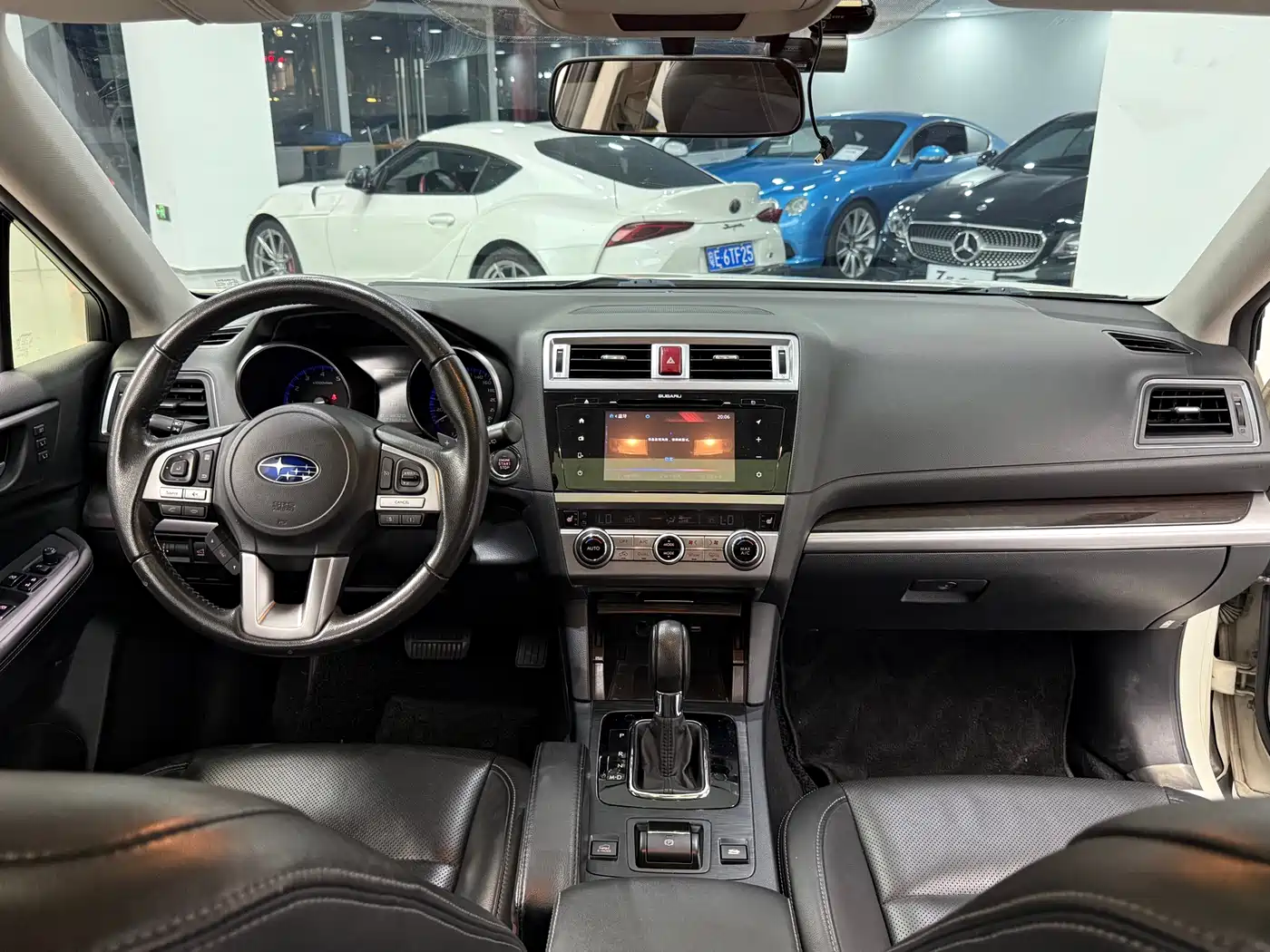 Subaru Outback 2015 2.5i Luxury Navigation Edition фото 5