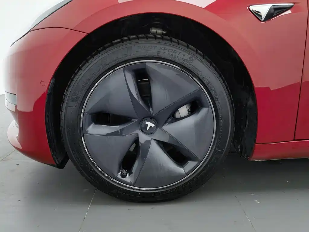 Фото 17 - Tesla Model 3