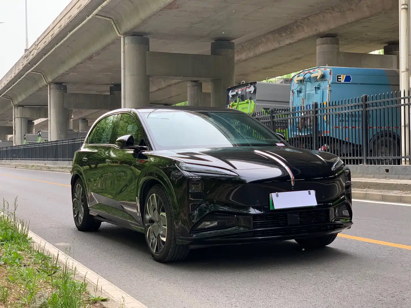 Hongqi Tian Gong 08 2025 680 AWD Smart Selection Edition фото 3