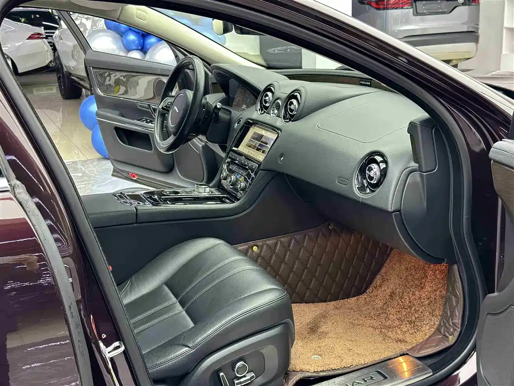 Jaguar XJ 2018 XJL 3.0 SC 2WD Elegant Business Edition фото 8