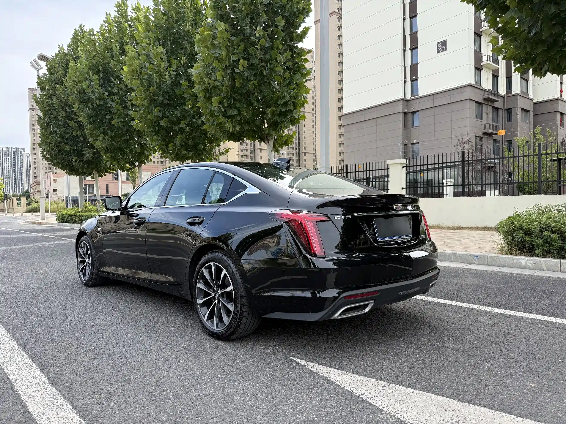 Фото 8 - Cadillac CT5
