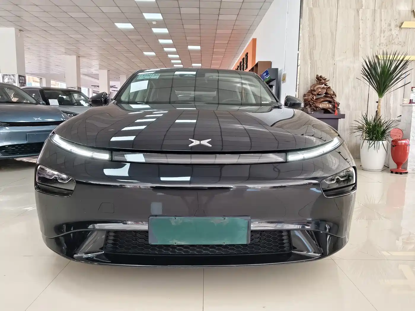 Фото 2 - XPeng P7