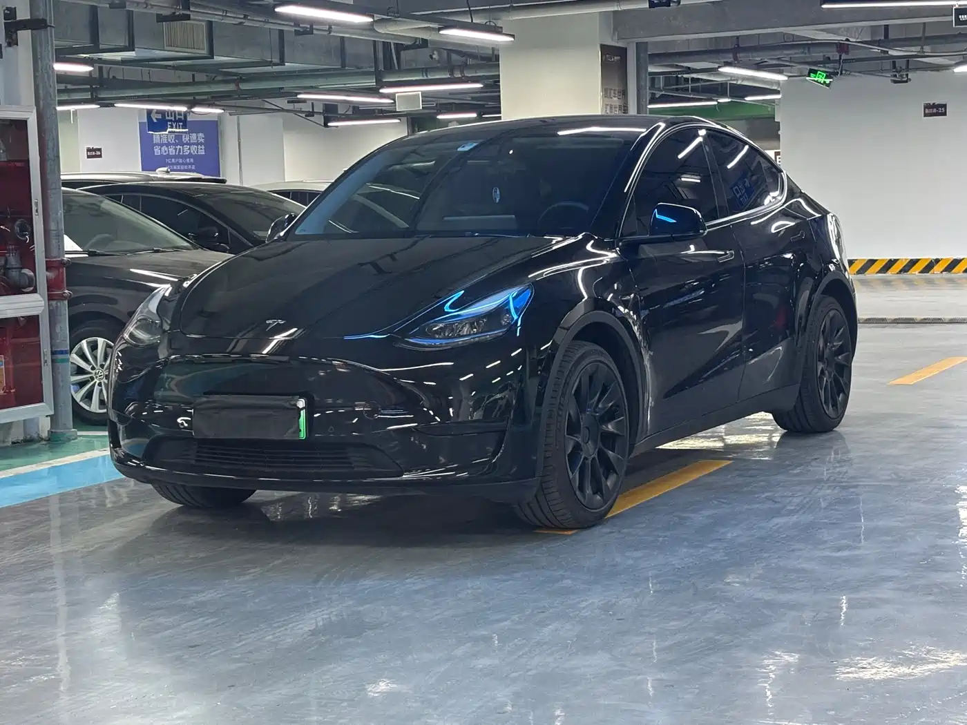 TESLA MODEL Y