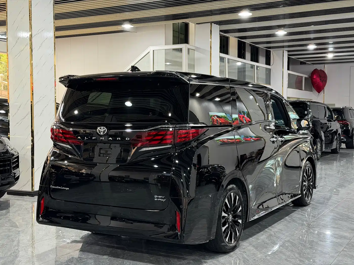 Toyota Alphard 2024 Hybrid 2.5L Ultimate Enjoyment Edition фото 14
