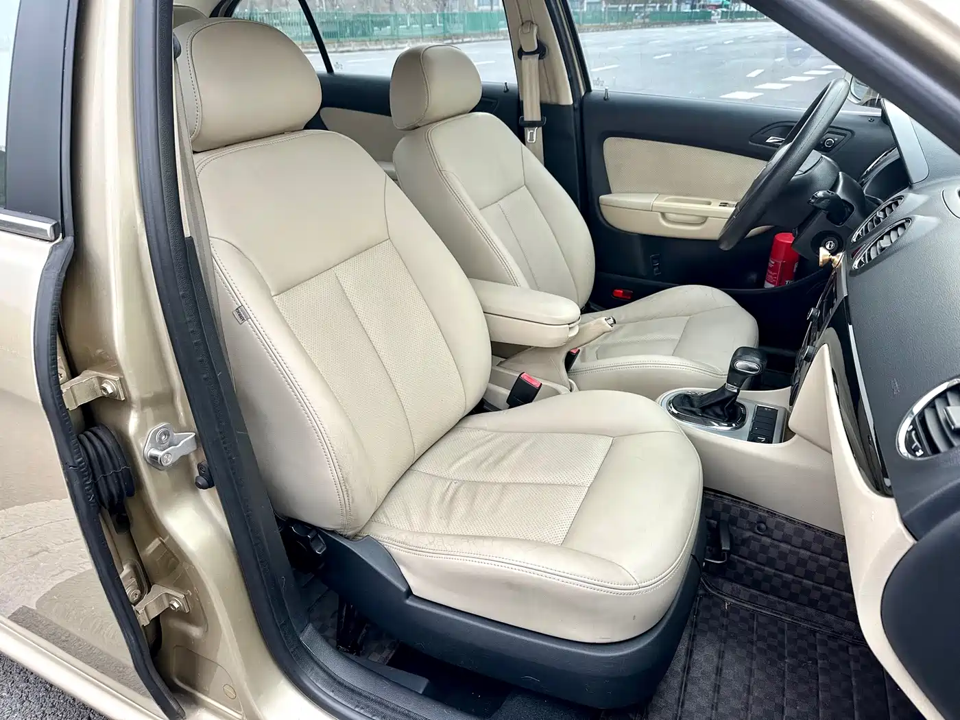 Volkswagen Lavida 2011 1.6L Automatic Pinxuan Edition фото 16