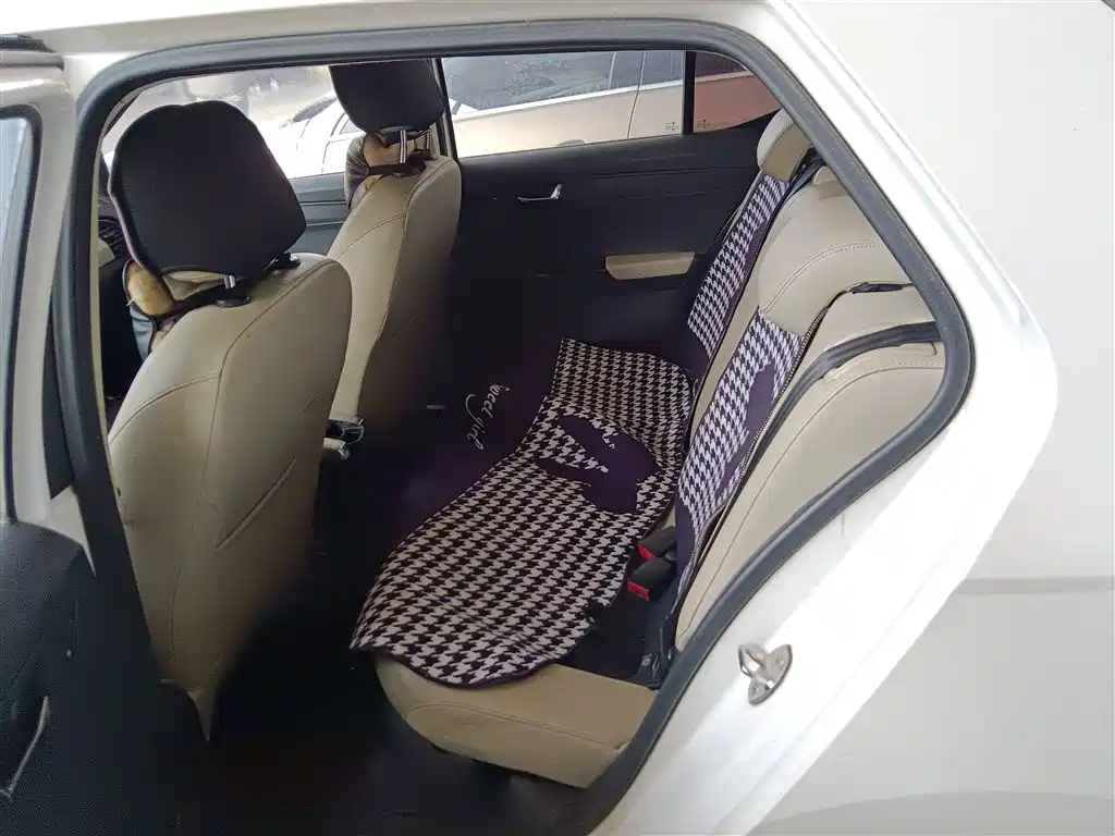 Škoda Fabia 2015 1.6L Automatic Innovation Edition фото 17